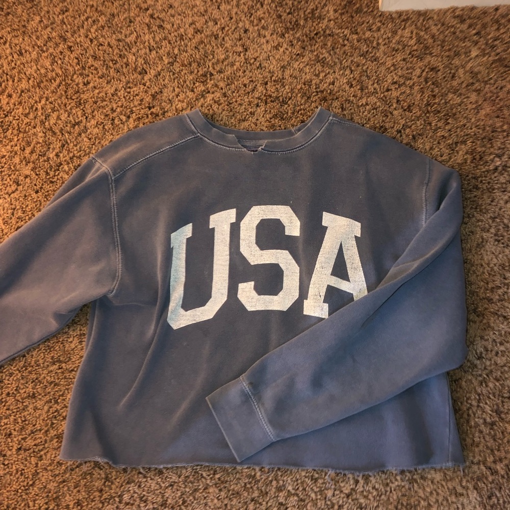 Super cute cropped sweater